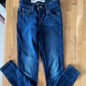Levi's 710 Mid-rise Super Skinny Jeans in "Wandering Mind" size 23W x 28L